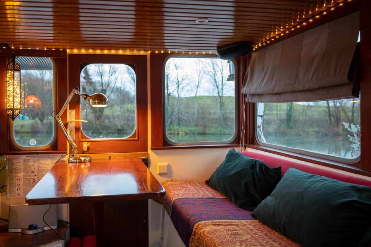 Bed and breakfast Bateau péniche au coeur de Lille Extérieur photo